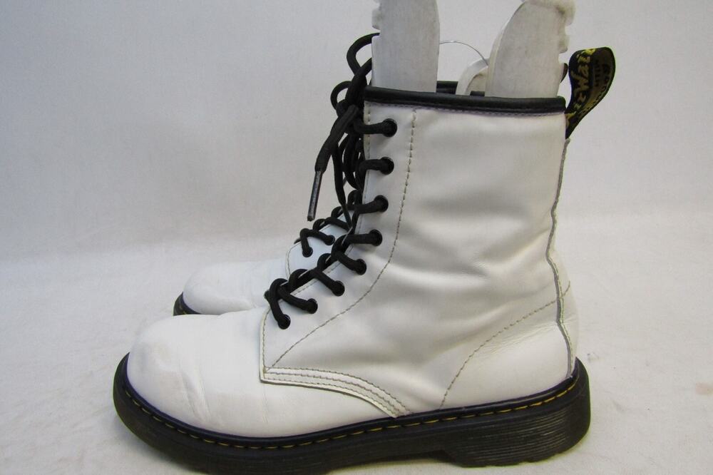 Dr. Martens Womens Size 7 M White Leather 8 Eye Ankle Fashion Boots Bootie